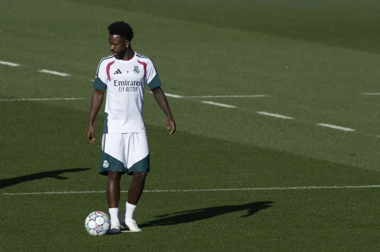 vinicius villarreal tarjeta roja sancion cuatro partidos