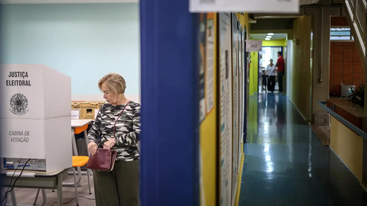 votacion brasil cabina 25oct26.jpg