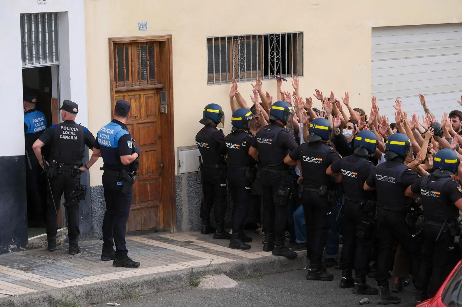 Desalojo con enfrentamientos en Álava reabre el debate por los desahucios en España